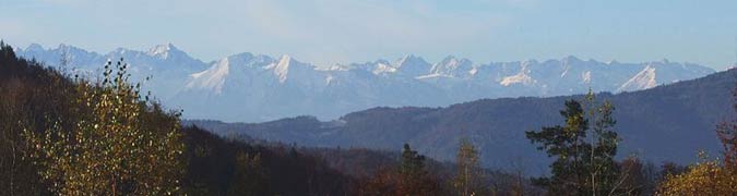 Widok z Cebulwki na Tatry ;; fot. Jerzy Opioa, licencja: [CC BY-SA 4.0] https://pl.wikipedia.org/ (https://creativecommons.org/licenses/by-sa/4.0/)