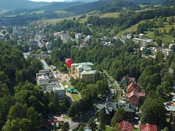 Krynica - widok na deptak