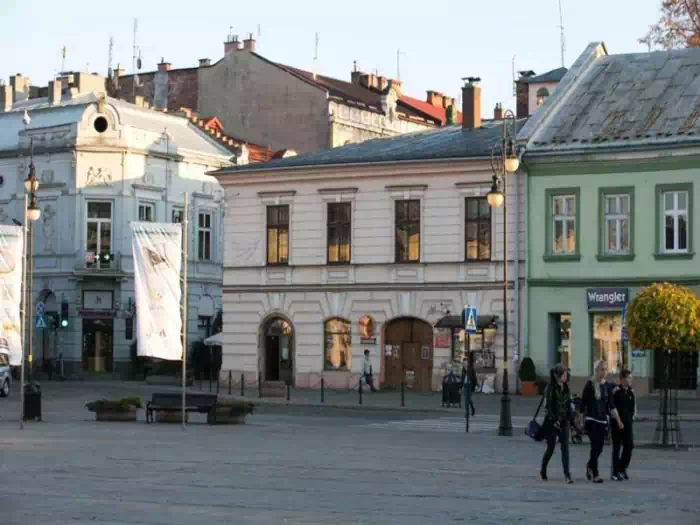 Kamienice wok rynku fot. Stowarzyszenie Rodzicielstwa Zastpczego Betlejem