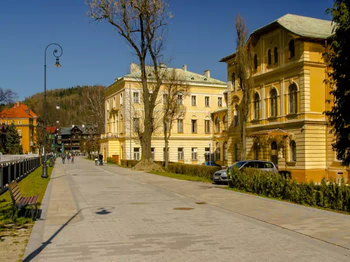 Stary Dom Zdrojowy od strony Bulwarw Dietla fot. tadeusz dziedzinaC