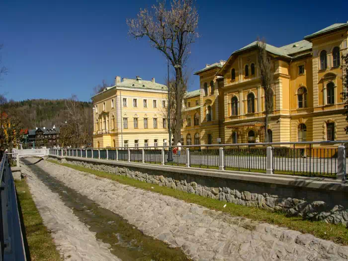 Stary Dom Zdrojowy od strony Bulwarw Dietla fot.tadeusz dziedzinaC