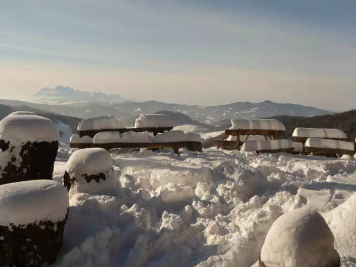 Widok z Bacwki nad Wierchoml na Tatry fot. Joanna Bajorek