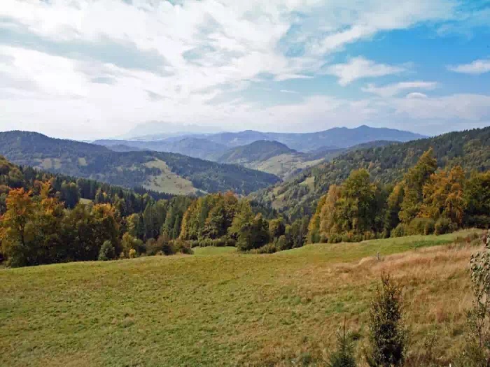 Beskid Sdecki - widok spod schroniska fot. Krzysztof Puzik