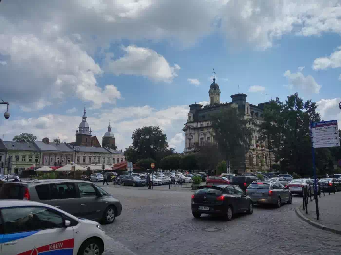 Rynek w Nowym Sczu fot. beskidsadecki.eu