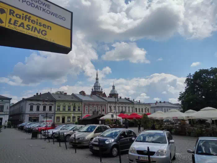 Rynek w Nowym Sczu fot. beskidsadecki.eu