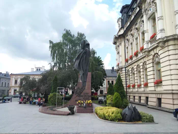 Rynek w Nowym Sczu fot. beskidsadecki.eu