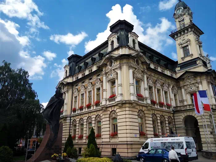 Rynek w Nowym Sczu fot. beskidsadecki.eu