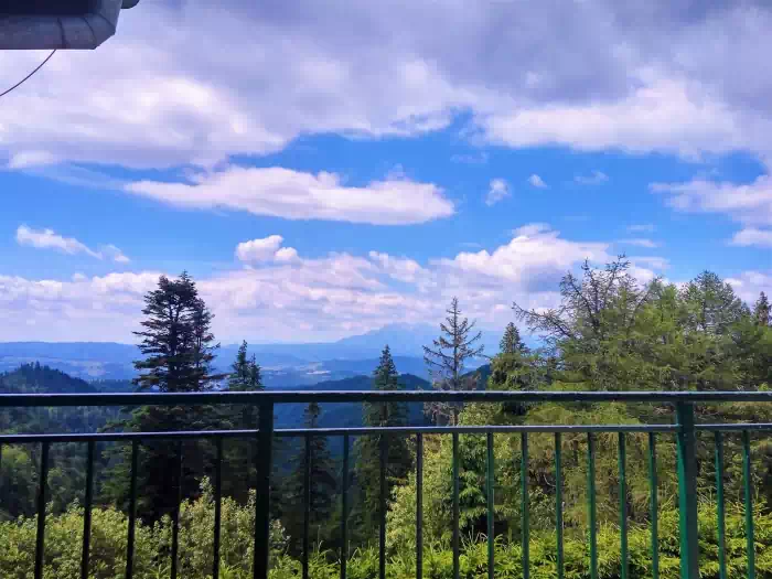 Widok z Przehyby na Tatry fot. beskidsadecki.eu