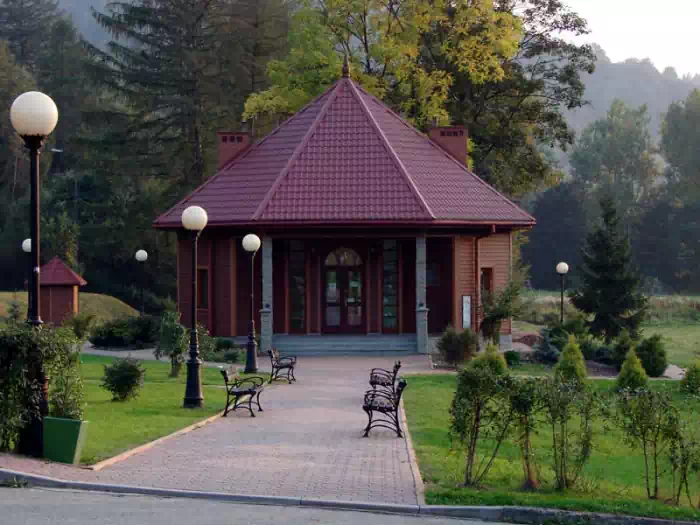 BESKID SĄDECKI - Muszyna - Wody mineralne Muszyny - Zdrój