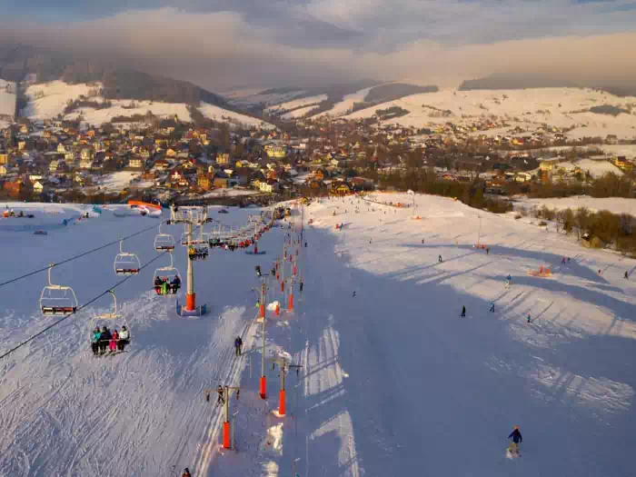 Master-Ski Tylicz Ośrodek narciarski fot. https://master-ski.pl/